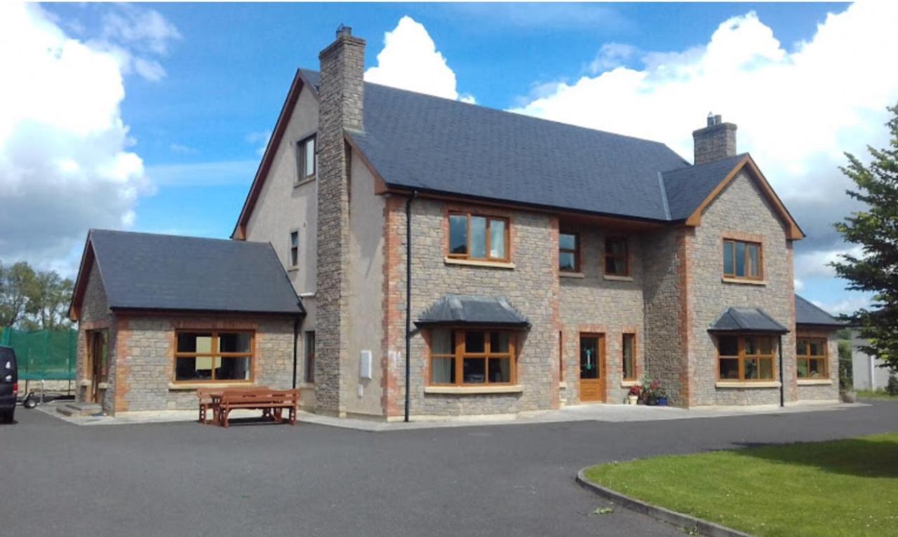 Farnham View B&B คาวาน ภายนอก รูปภาพ